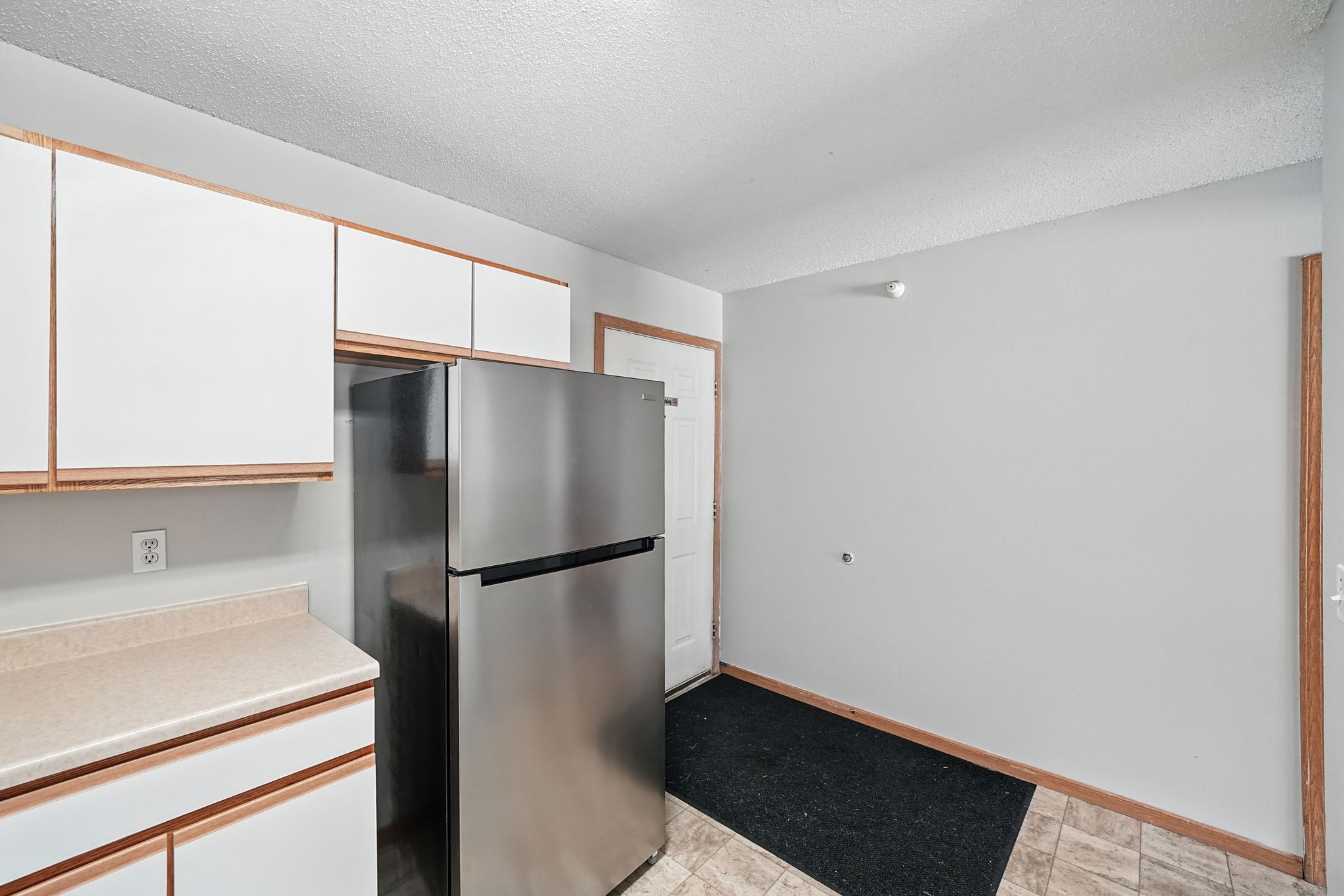 12 6025 Donegal Cir Waterloo IA 50701 USA Kitchen CK100727